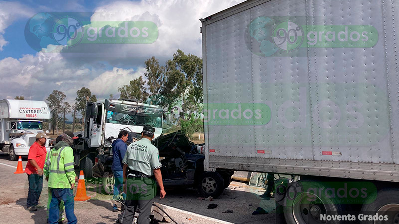 Cuatro personas heridas en fuerte accidente en el libramiento Noreste en El Marqués, Querétaro 