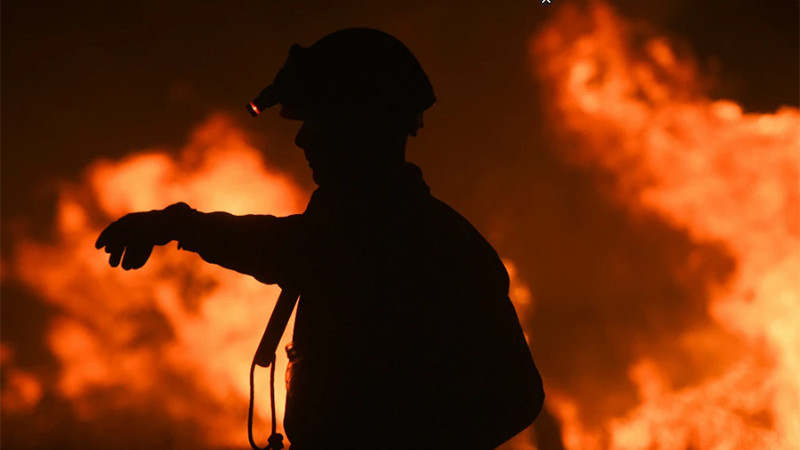 Incendio en dormitorio de escuela en China deja a 13 personas sin vida