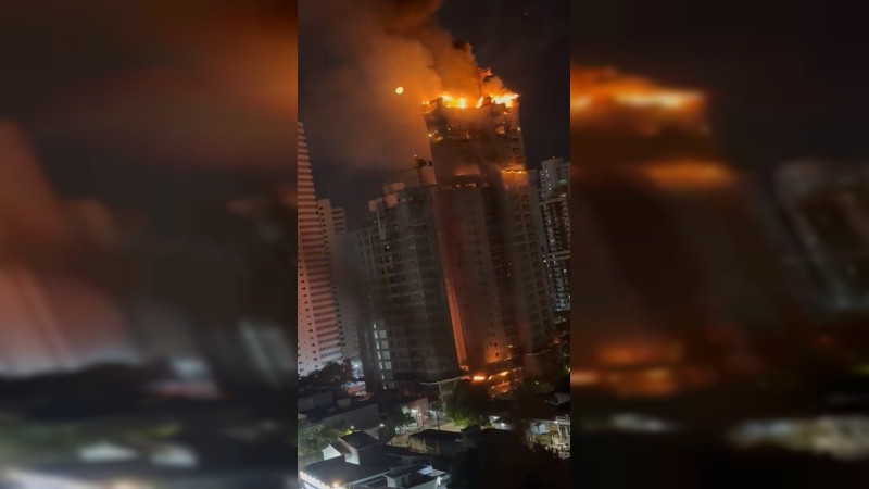 Reportan incendio en edificio en construcción en Recife, Brasil