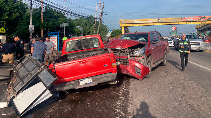 Se registra aparatoso choque en la libre a Celaya 