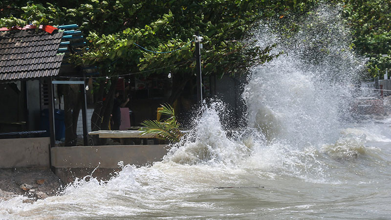 Reportan tsunami de hasta medio metro tras sismo de 5.9 en Tokio