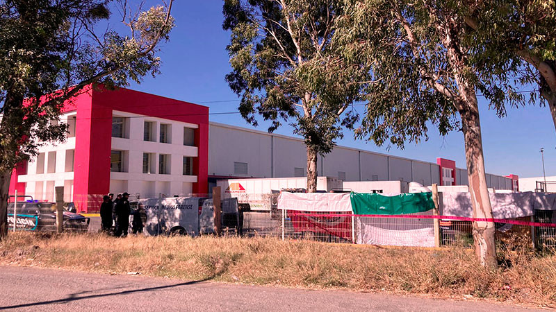 Un muerto y un lesionado, saldo de incendio en Parque Industrial Calamanda