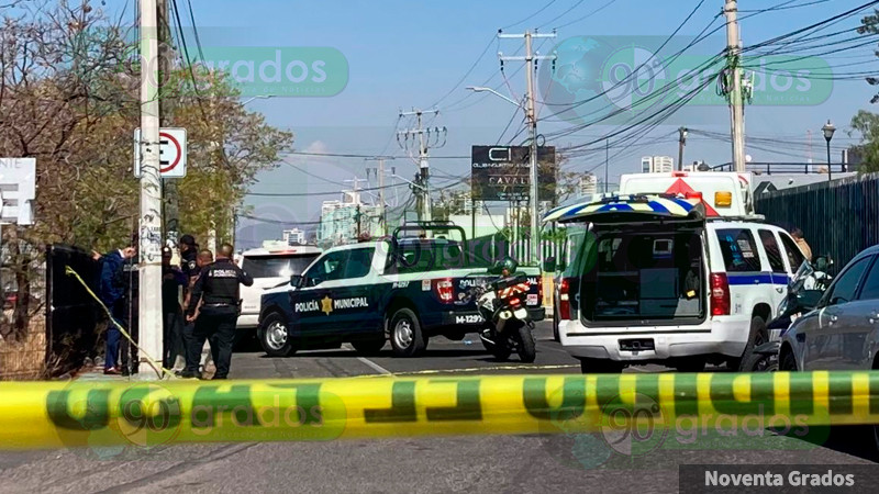 Policía de Querétaro repele agresión y hiere a un sujeto que intentó apuñalarlo en Centro Sur 