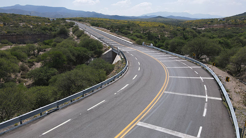 Más de 900 kilómetros en trabajos de conservación carretera en Querétaro durante 2024